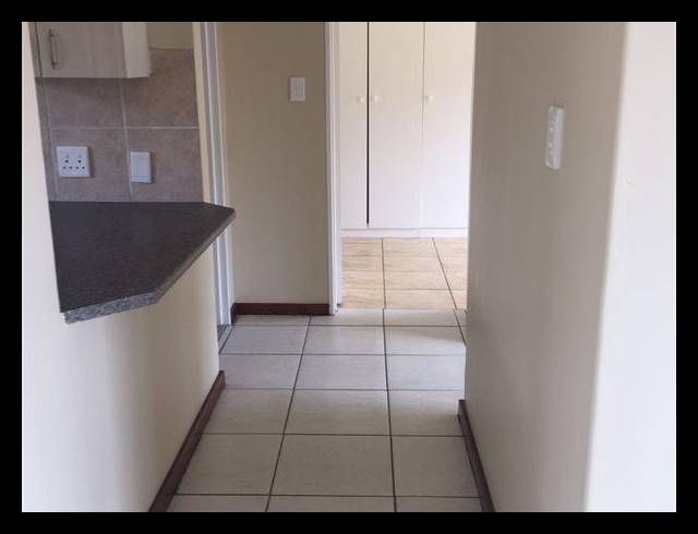 2 BEDROOM PROPERTY TO RENT IN SINOVILLE